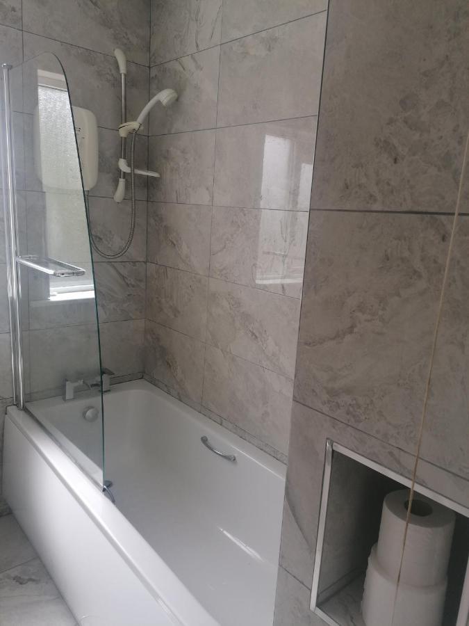Hotel Dun Eoin Carrigaline Extérieur photo